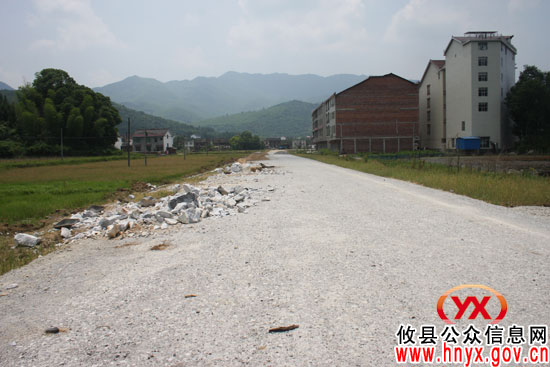 胡湘之率队视察攸县重点公路建设情况