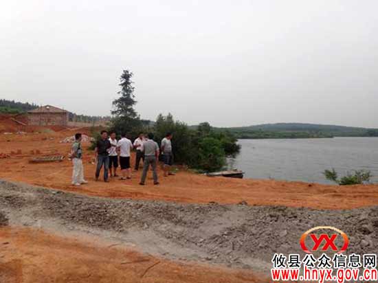 攸县畜牧水产局组织技术人员下乡宣传养殖知识