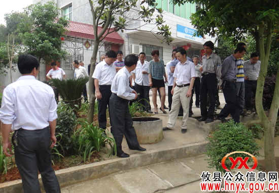【结对共建】攸县文体广新局、图书馆与结对村组干部学习兄弟村先进工作经验