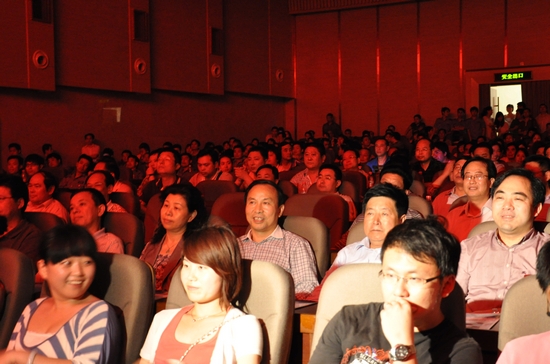 株洲自编花鼓小戏《辣俐婆搬迁》首演