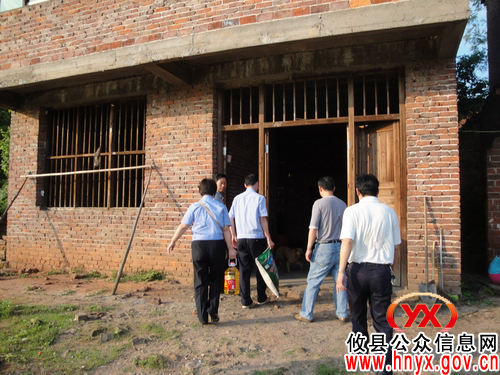 【结对共建】攸县公安局组织民警深入办点村走访慰问困难群众