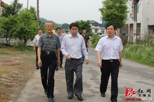 国内著名建设、旅游专家团为炎帝陵景区规划建设“问诊把脉”