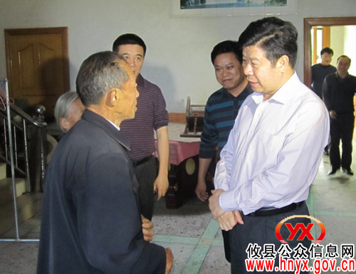邝邹飞率队深入新市镇察民情 听民意 访民生