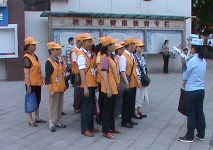 芦淞区市容环卫监督员实行早集合晚讲评制