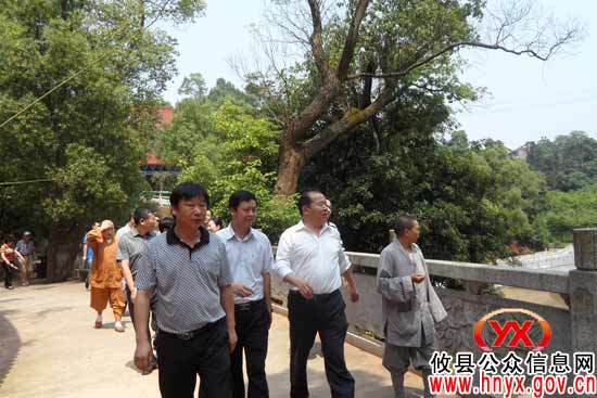 省宗教局副局长傅雷来攸县调研宗教工作