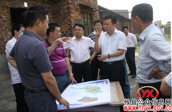胡湘之率队视察攸县重点公路建设情况