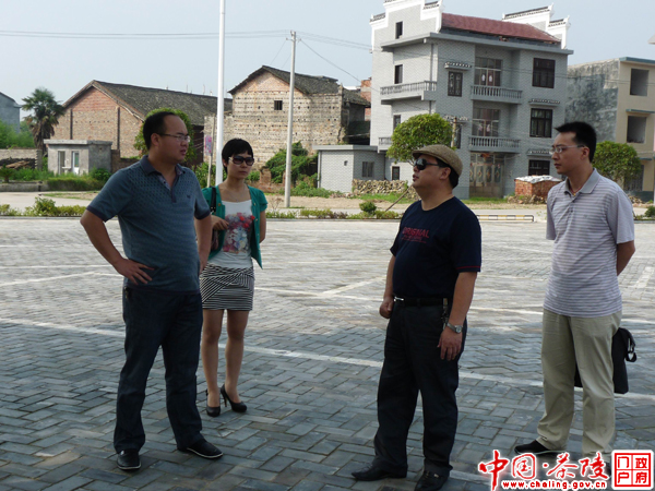 市旅游局副局长李华麟到我县视察工作