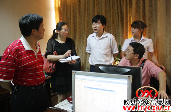 市统计局局长丁润高来攸县调研经济形势工作