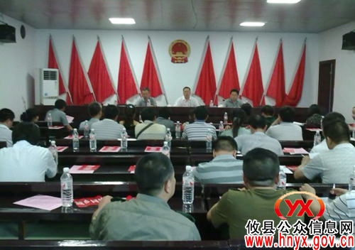 谭智勇率结对单位相关负责人赴皇图岭镇进行规劝教化活动