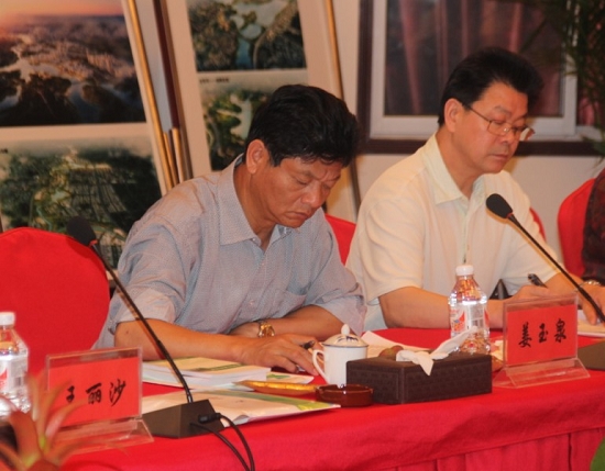 株洲人大常委会主任会议成员视察云龙示范区/图