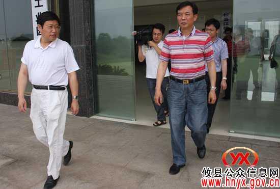市统计局局长丁润高来攸县调研经济形势工作