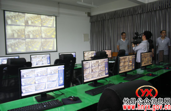 汤小红、谈湘旭巡查高考考点各项准备工作