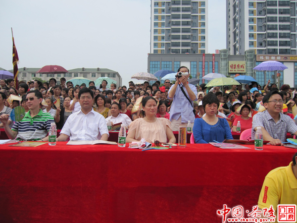 “广场舞”热腾“世界文化遗产日”