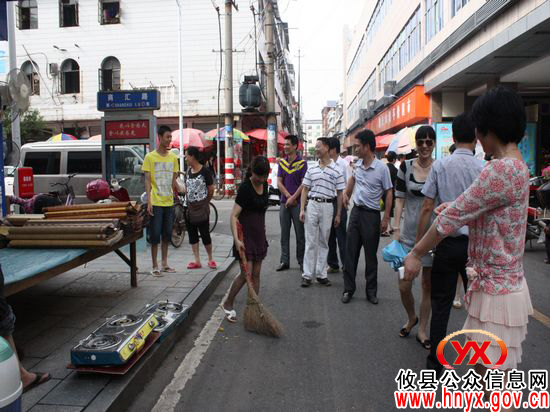 攸县林业局工作人员积极参与文明规劝活动
