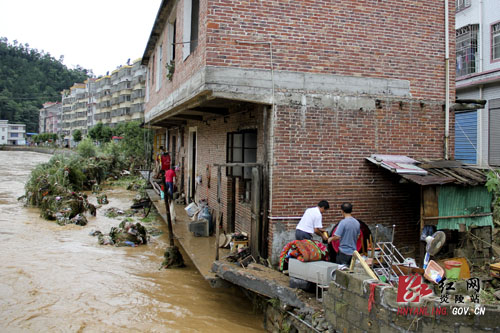 炎陵普降暴雨 县城多处遭受涝灾（图片新闻）