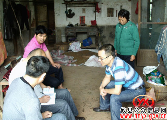 【结对共建】攸县国土资源局新市国土中心所组织到光明村开展卫生规劝等活动