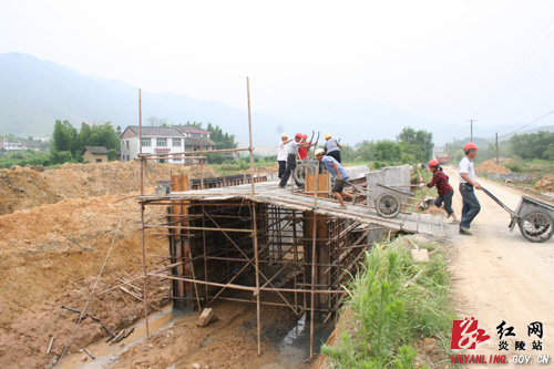 炎陵县西城区西九龙大道项目建设如火如荼