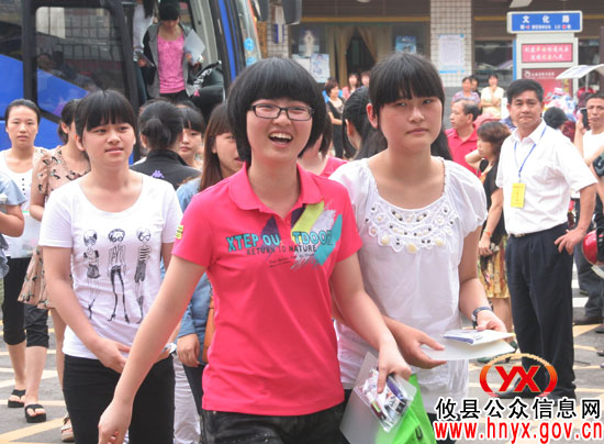 【高考快递】今天上午，攸县3368名学子顺利参加今年高考首场考试