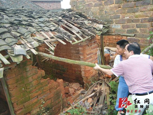 洣江乡:农村环境综合整治工作之“拆空行动”