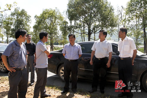 省农村工作部领导来我县调研社会主义新农村建设