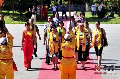 市委原巡视员赵湘珍一行来炎帝陵祭祖