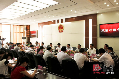 县人大、政协常委会听取县政府上半年工作情况通报