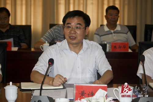 黄诗燕：准确把握时代脉搏 全面推进各项工作