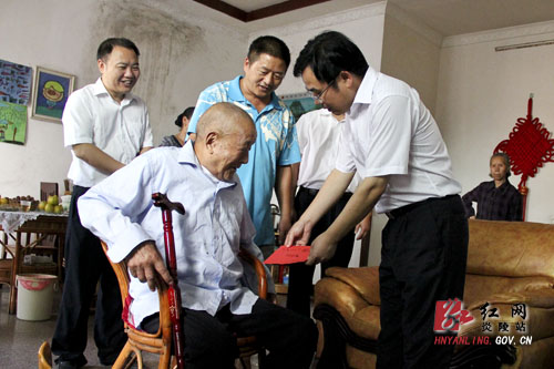 议军习武 拥军优属 炎陵县党政军领导参加＂八一＂建军节活动