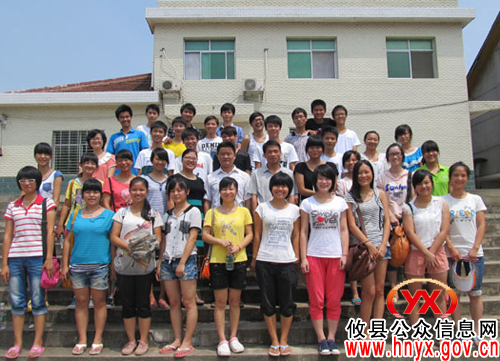 攸县石羊塘镇召开2012级大学生座谈会