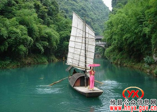 攸县旅游局组织酒埠江景区相关负责人到湖北三峡人家考察学习
