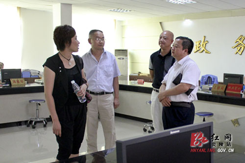 湘乡市政务服务中心来我县交流政务工作