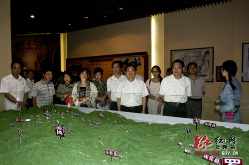 民盟湖南省委常委（扩大）研修班来炎祭祖