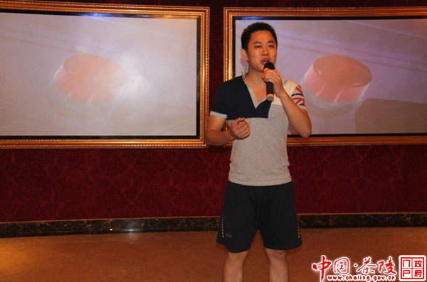 青歌赛复赛歌手赴东风皇家会所进行赛前练习