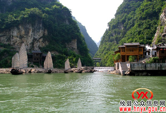 攸县旅游局组织酒埠江景区相关负责人到湖北三峡人家考察学习