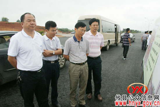 株洲市荷塘区政协主席肖之前一行来攸县考察