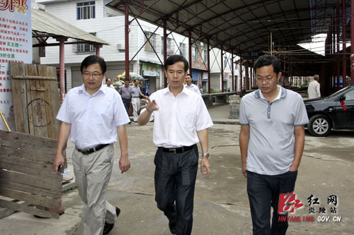 刘正平：坚持＂五个不动摇＂， 强势推进乡镇各项工作