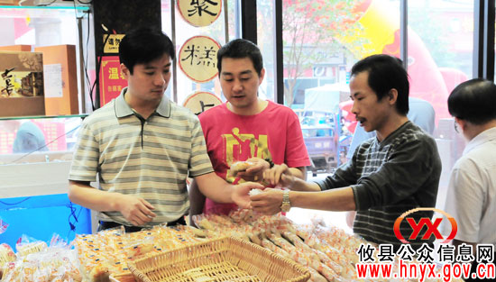 谭伟生率队督查中秋、国庆食品安全