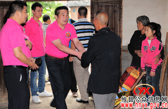 广东省狮子会慈航服务队在攸县举行助学助教活动