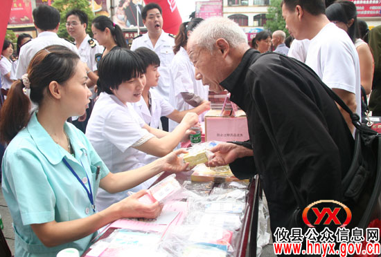 攸县2012年“全国安全用药月”暨“药械与餐饮安全三湘行”今日启动