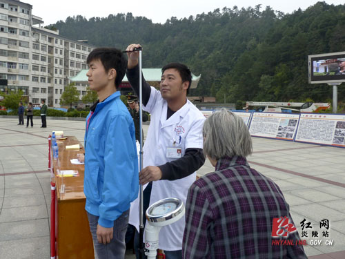 炎陵县开展征兵＂首日现场报名＂活动