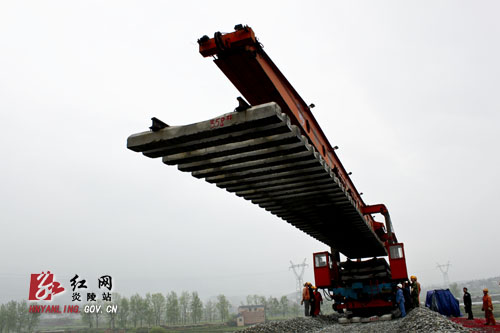 衡茶吉铁路铺轨已进入炎陵三河车站