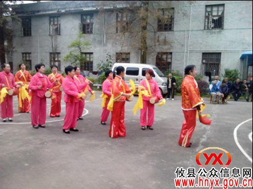 【重阳节】攸县皇图岭镇西街社区组织文艺演出慰问孤寡老人