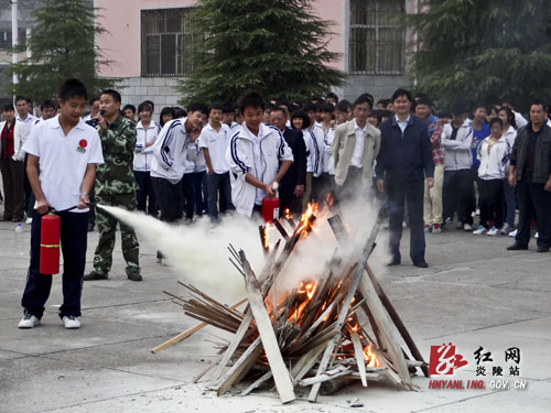 普及安全知识 提高师生避险能力