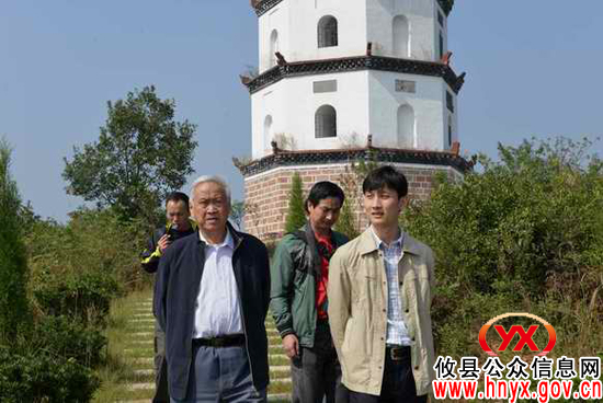 陈旭榜少将一行回攸县视察工作