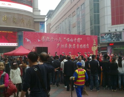 芦淞城管大队为“唱响中国”保驾护航