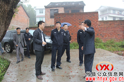 攸县公安局负责人率队深入结对共建村　参加现场办公