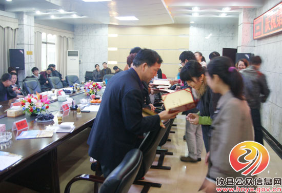 攸县组织召开座谈会 庆祝第十三个中国记者节