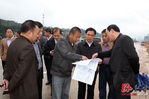 黄诗燕：着眼长远 统一规划 强力推进重点项目建设