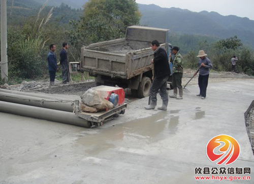 攸县黄漕公路水泥硬化工程年底可竣工通车