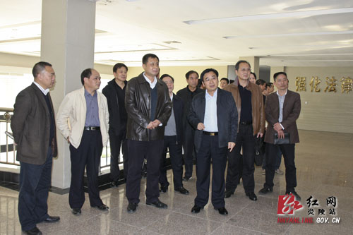 最高人民检察院渎职检察厅副厅长李忠诚来炎视察指导工作